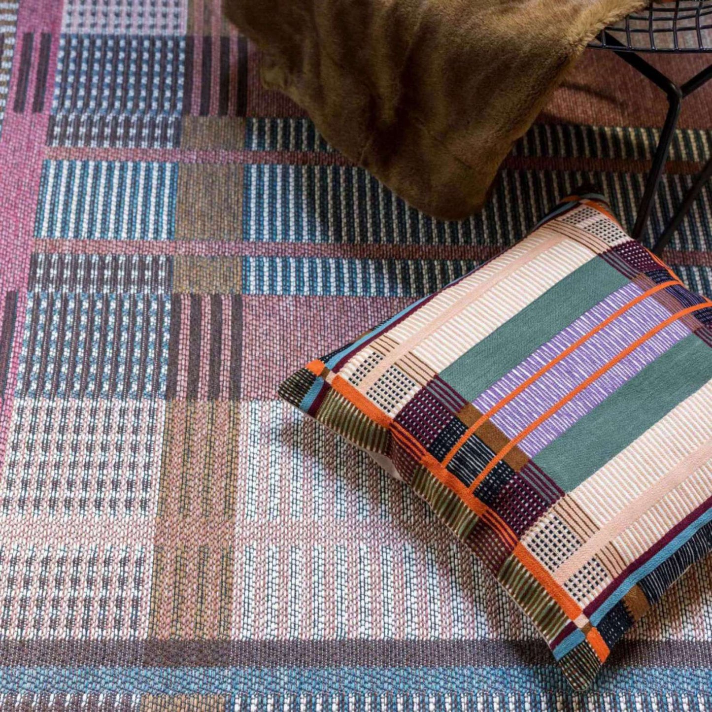 Coussin brodé Kaël Multico 45 x 45