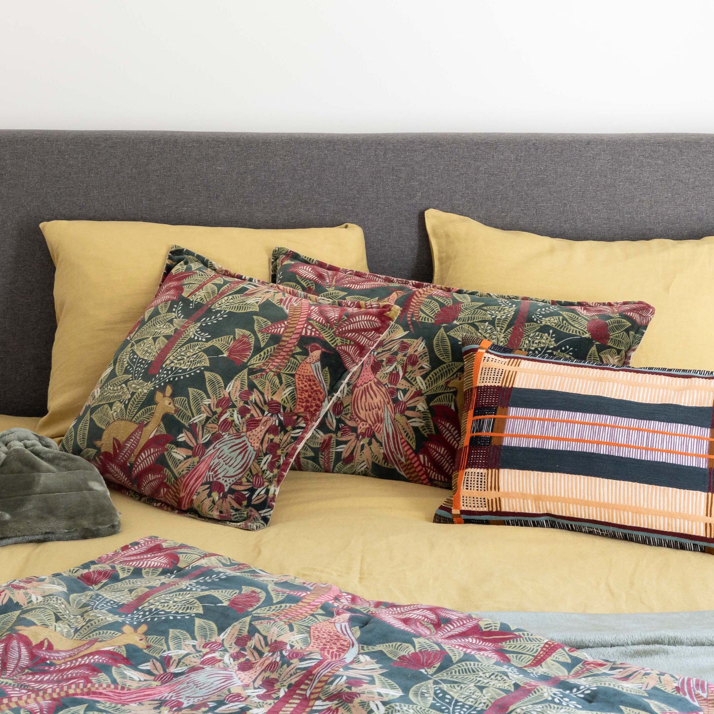 Coussin brodé Kaël Multico 30 x 50