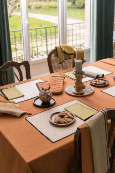 Nappe Grace Caramel 140 x 140