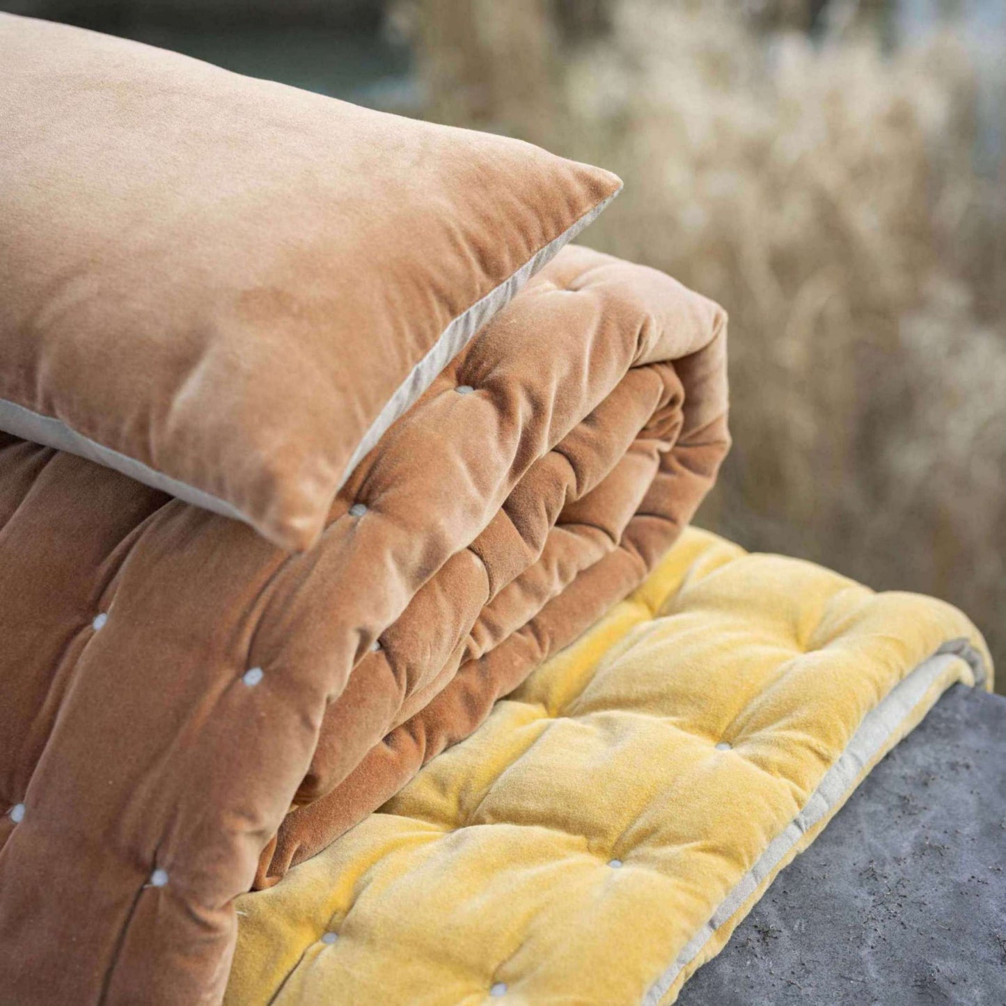 Coussin uni Elise Ocre 45 X 45