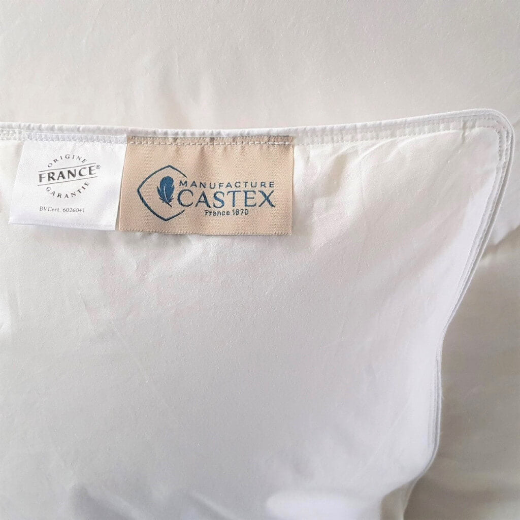 Oreiller MI-FERME 30% de duvet neuf de canard et 70% de plumettes, Dimension: 65x65 cm