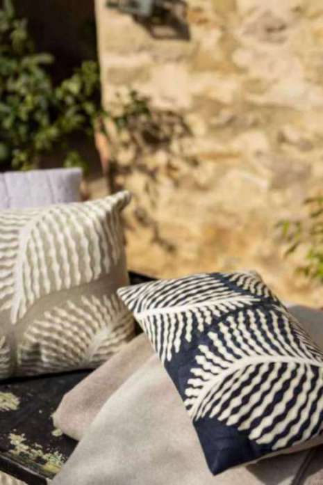 Coussin brodé Flora Marine 40 x 65