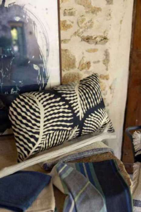 Coussin brodé Flora Marine 40 x 65