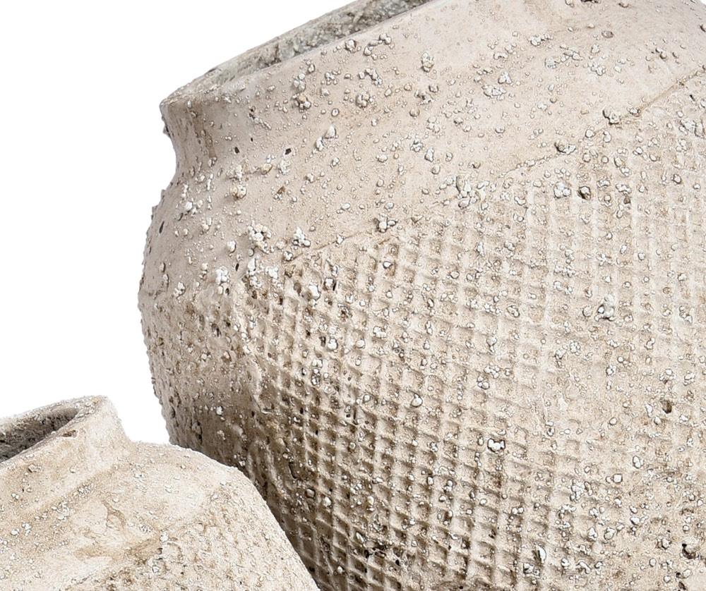 Vase en ciment brut naturel patiné SIROCCO B