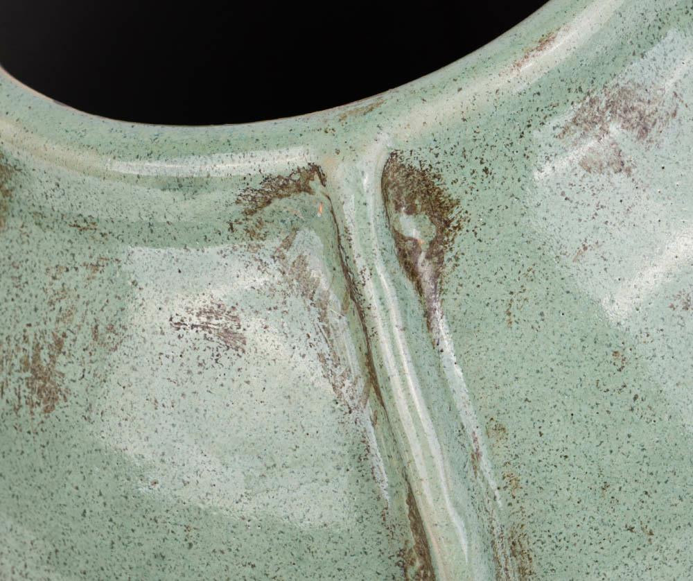 Vase décoratif en céramique émaillée patinée vert jade BULBE 2B 17cm